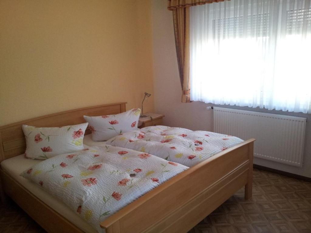 Landgasthof Zum Heiligenberg Sontra Zimmer foto